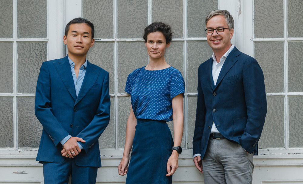 Chair of International Marketing - The Team: From left to right: Kejiang Chen, Veronica Cacean, Prof. Dr. Robert Wilken