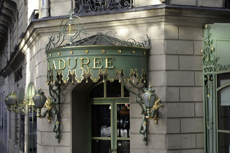 Ladurrée Champs-Élysées shop,yummy yummy